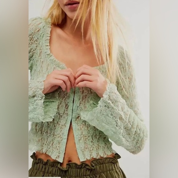 โขSOLDโขโข Free People One Madison Floral Lace Top Sz M Pastel Sage Green - Picture 10 of 10